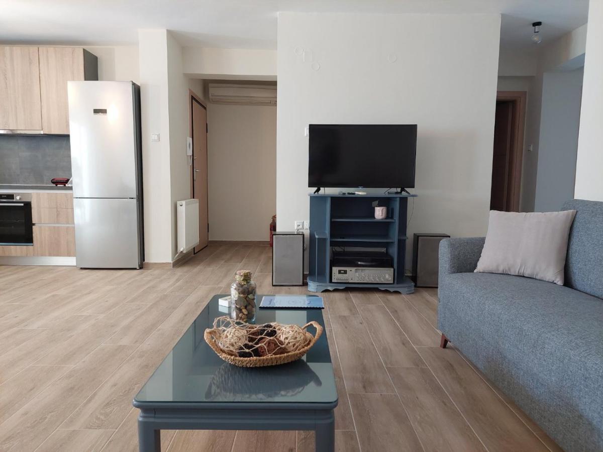 Pine Apartment *